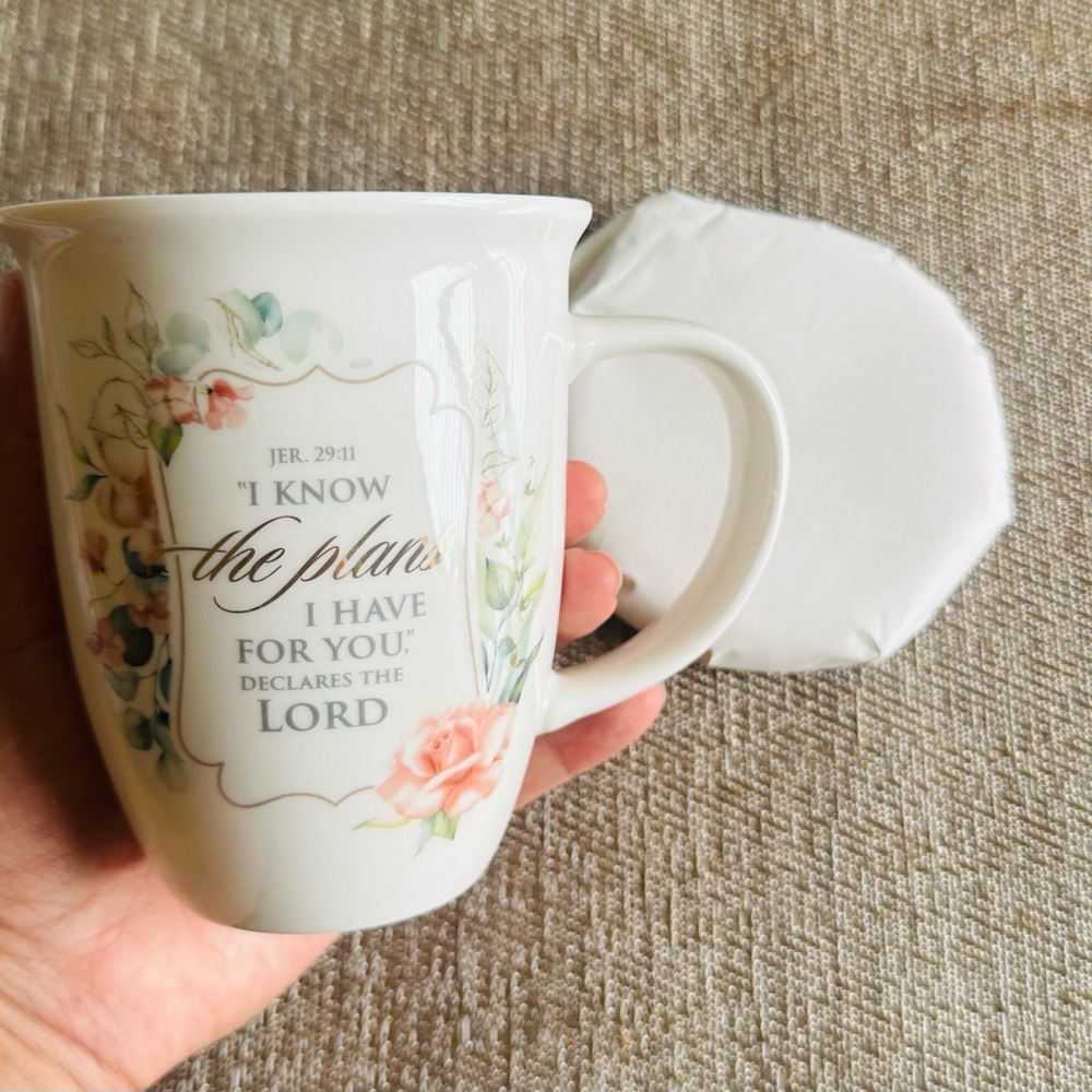 Floral Pink Ceramic Mug with Lid - Inspirational Scripture Design - Picture 8 of 8